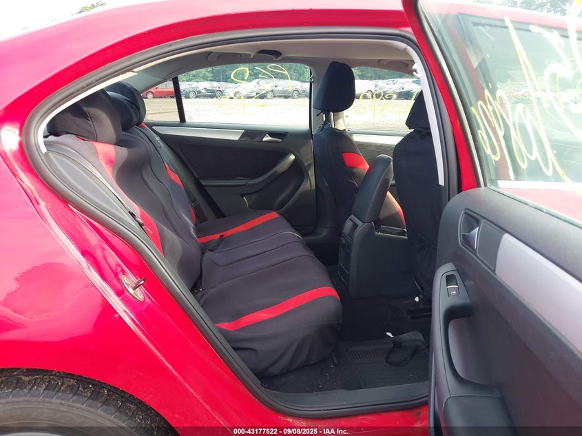 2013 VOLKSWAGEN JETTA 2.5L SE - 3VWDP7AJ6DM407432