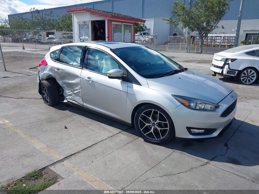 2017 FORD FOCUS SEL - 1FADP3M21HL225070
