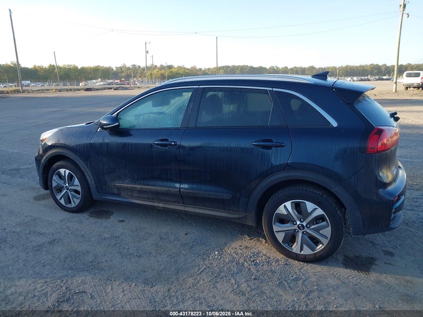 2021 KIA NIRO EV EX KNDCC3LGXM5102588