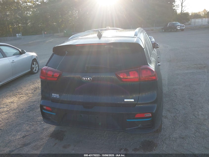 2021 KIA NIRO EV EX KNDCC3LGXM5102588