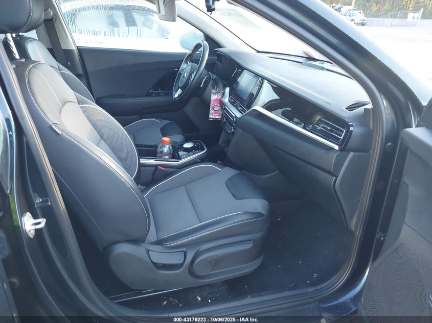 2021 KIA NIRO EV EX KNDCC3LGXM5102588