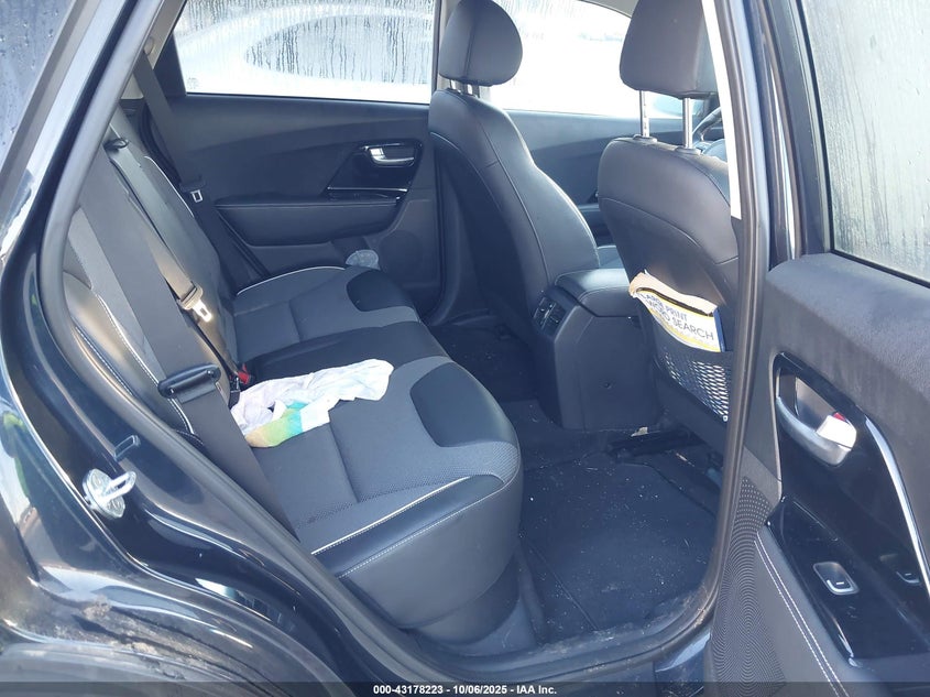 2021 KIA NIRO EV EX KNDCC3LGXM5102588