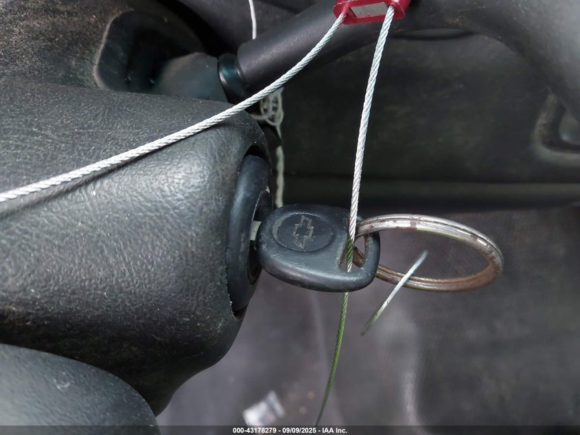 2001 Chevrolet Silverado 1500 VIN: 1GCEC14WX1Z271842 Lot: 43178279