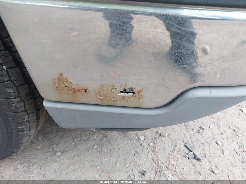 2005 Chevrolet Silverado 1500 Work Truck VIN: 1GCEC14X85Z142142 Lot: 43178284