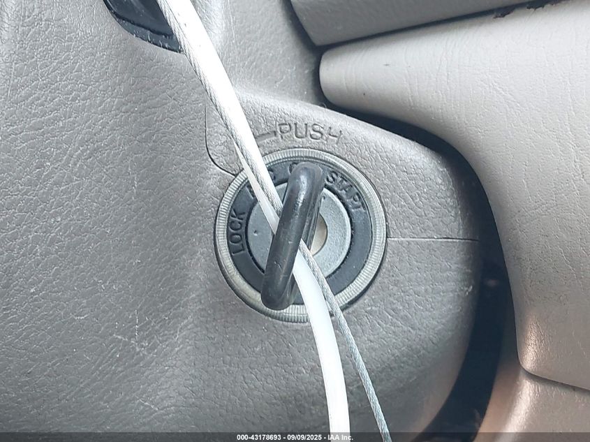 2005 Toyota Camry Le VIN: 4T1BE32K25U599070 Lot: 43178693