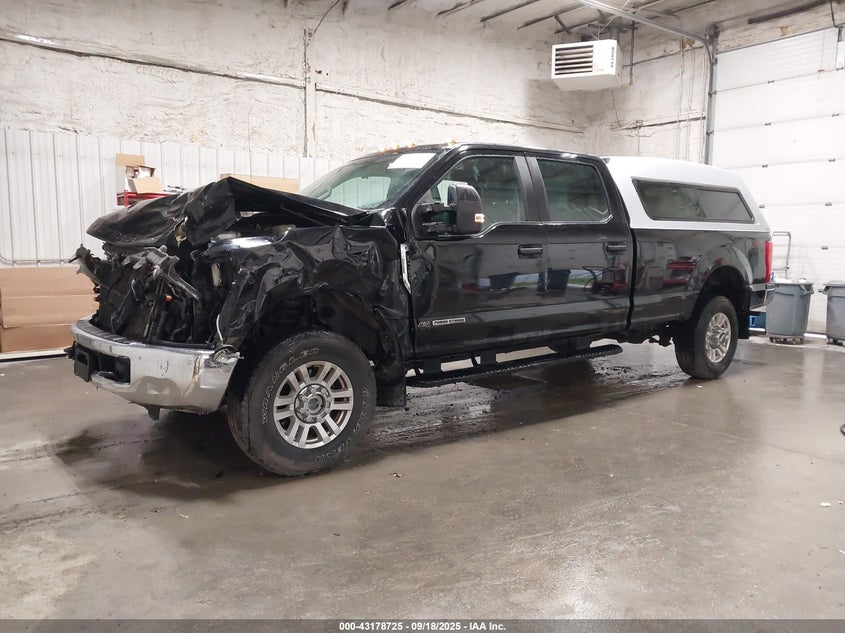 1FT8W3BT3JEB24682 2018 FORD F350 photo no. 2