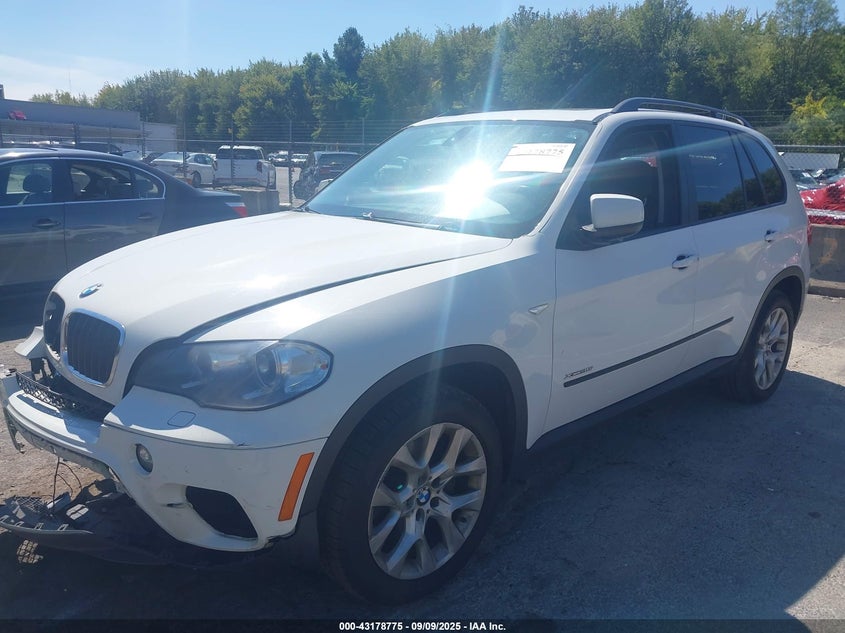 5UXZV4C57CL747281 2012 BMW X5 photo no. 2