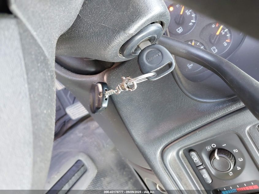 2005 Chevrolet Silverado 1500 Work Truck VIN: 1GCEK14V75Z221352 Lot: 43178777