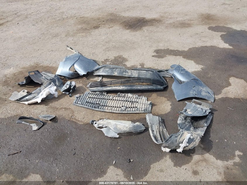 2018 TOYOTA COROLLA L/LE/XLE/SE/XSE - 5YFBURHE5JP813892