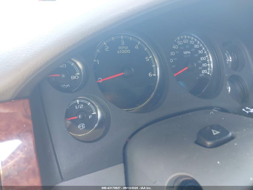 2013 Chevrolet Suburban 1500 Lt VIN: 1GNSCJE02DR268622 Lot: 43178927