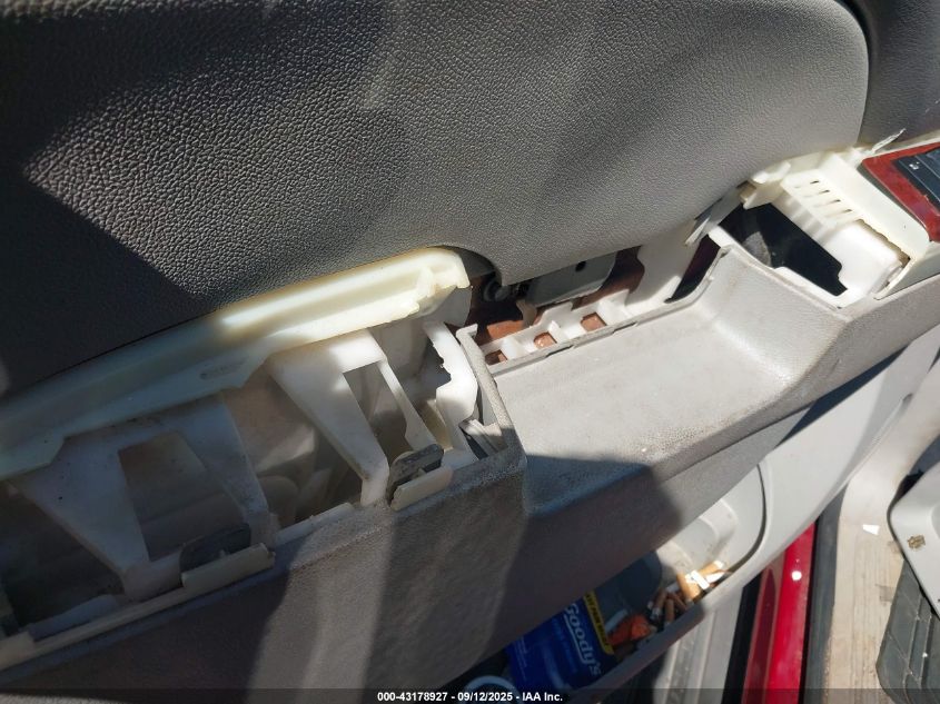 2013 Chevrolet Suburban 1500 Lt VIN: 1GNSCJE02DR268622 Lot: 43178927