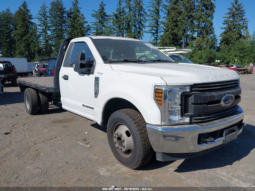 2019 FORD F-350 CHASSIS XL