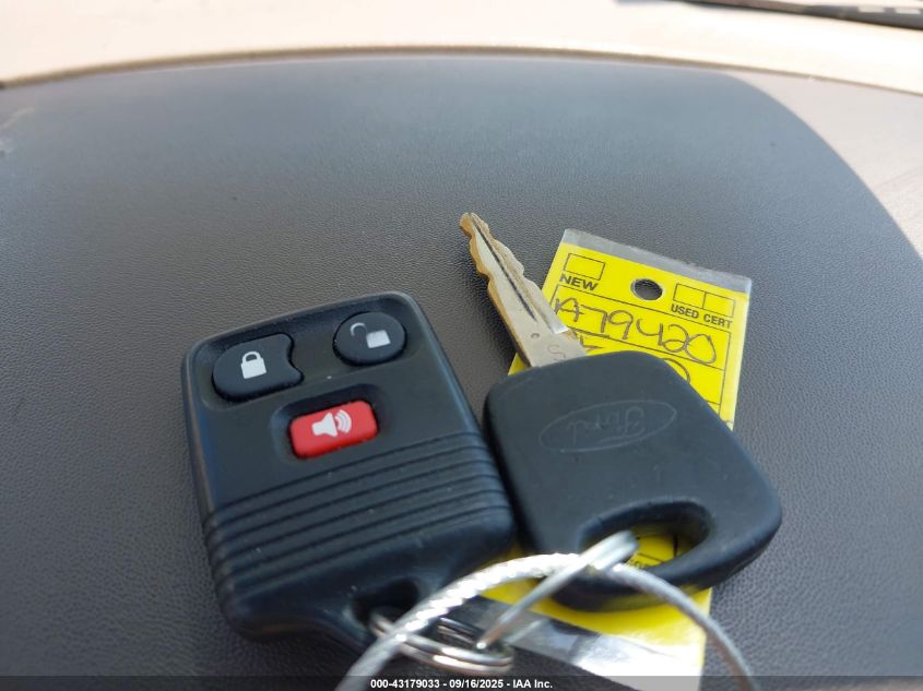 1999 Ford Expedition Eddie Bauer/Xlt VIN: 1FMPU18L3XLA79420 Lot: 43179033