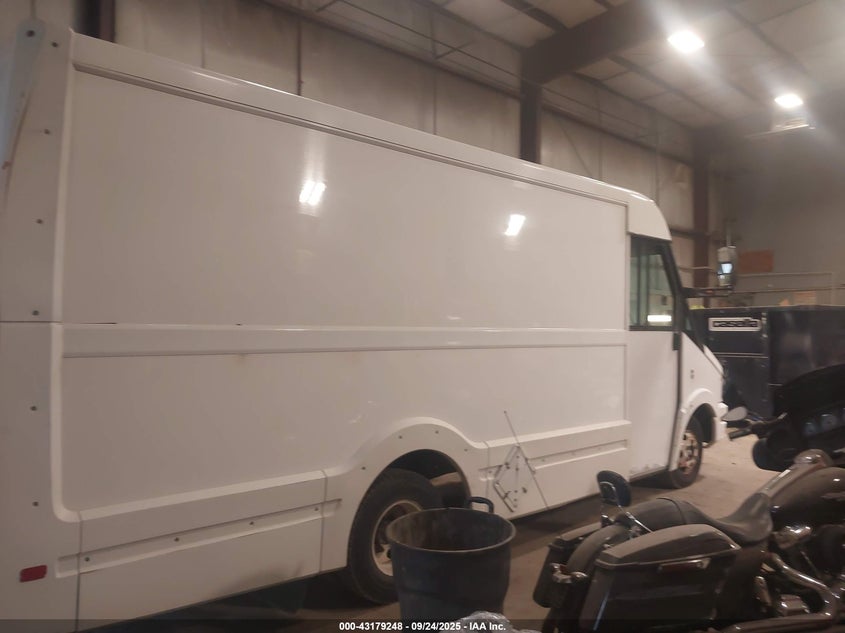 2017 Isuzu Reach VIN: JALB4T179H7W00771 Lot: 43179248