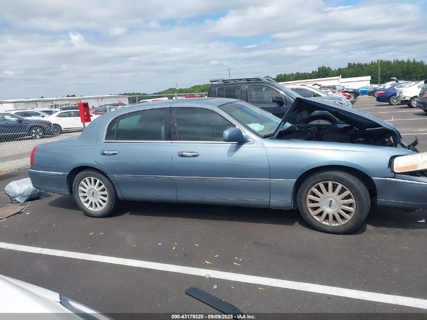 2003 Lincoln Town Car Executive VIN: 1LNHM81W93Y663044 Lot: 43179320