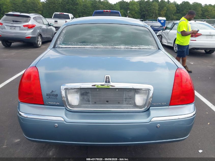 2003 Lincoln Town Car Executive VIN: 1LNHM81W93Y663044 Lot: 43179320