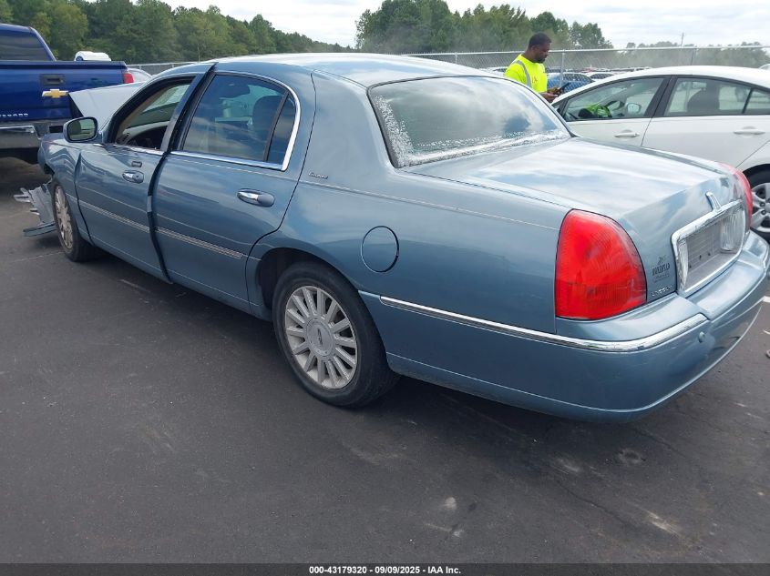 2003 Lincoln Town Car Executive VIN: 1LNHM81W93Y663044 Lot: 43179320