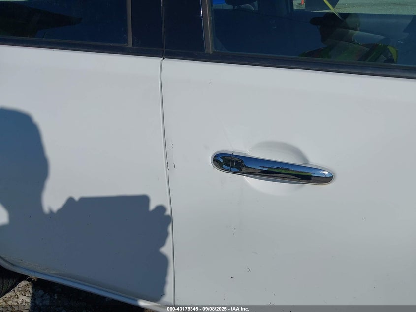 2014 NISSAN VERSA 1.6 SV - 3N1CN7AP3EL818113