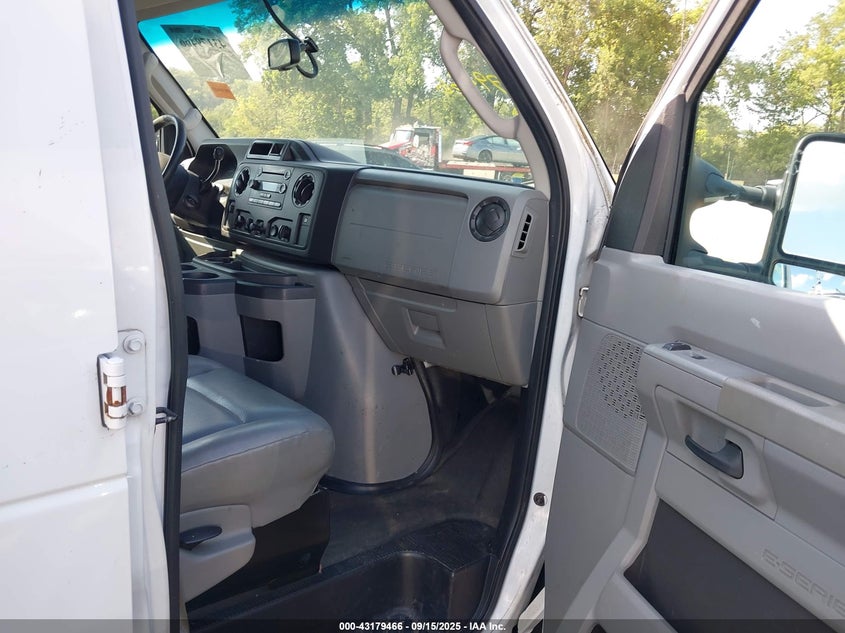 1FTNE2EW0BDA45533 2011 FORD ECONOLINE photo no. 5