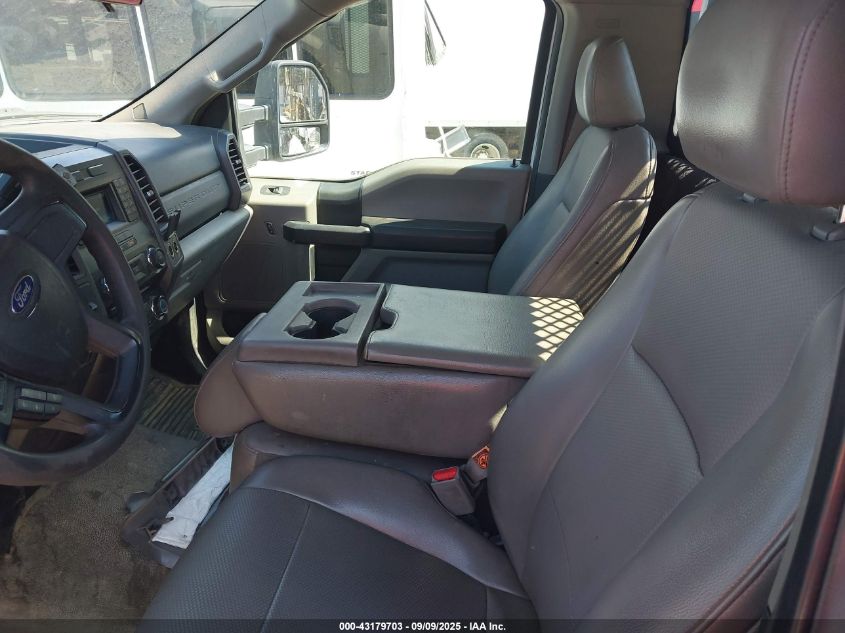 2017 Ford F-350 Chassis Xl VIN: 1FDRF3G67HEB50845 Lot: 43179703