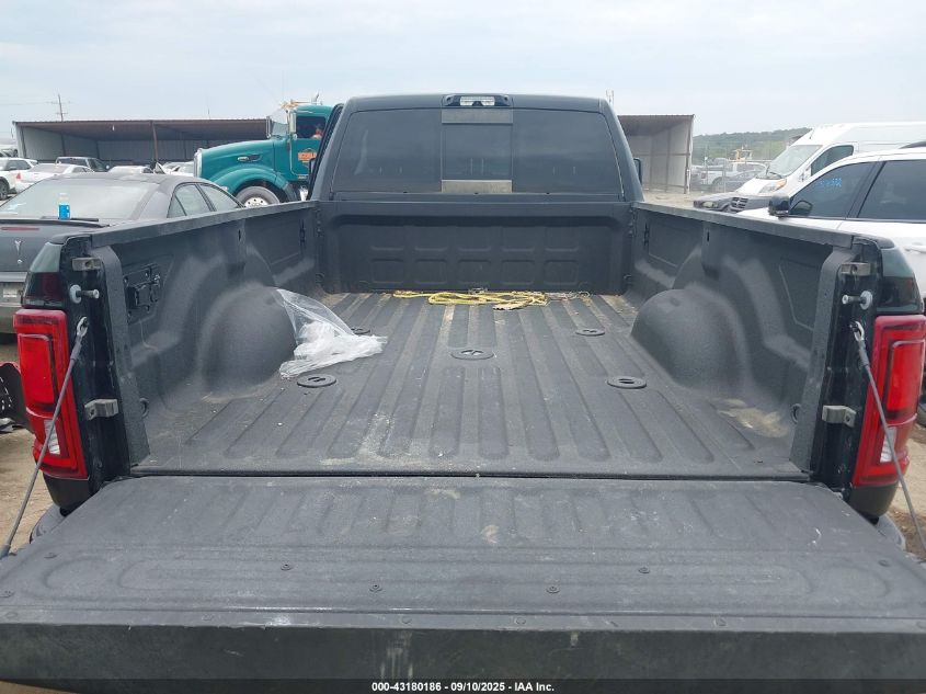 2025 Ram 3500 Laramie 4X4 8' Box VIN: 3C63RRJL6SG555430 Lot: 43180186