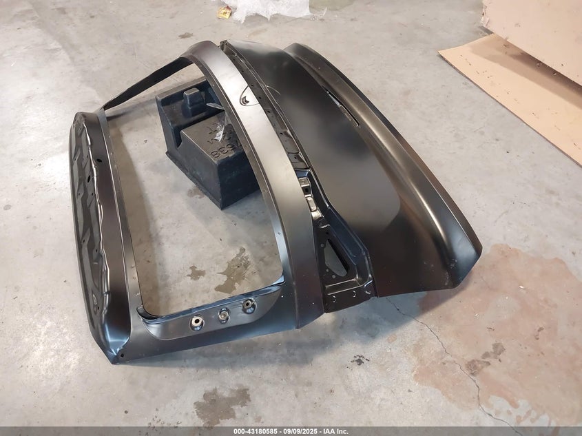 2022 NISSAN PATHFINDER TAILGATE