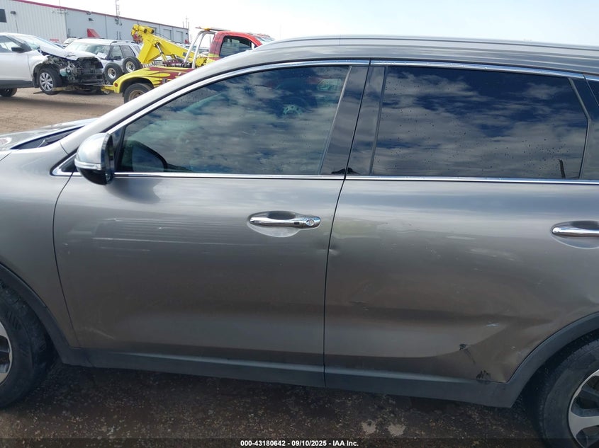 2017 KIA SORENTO 3.3L EX - 5XYPH4A53HG235832