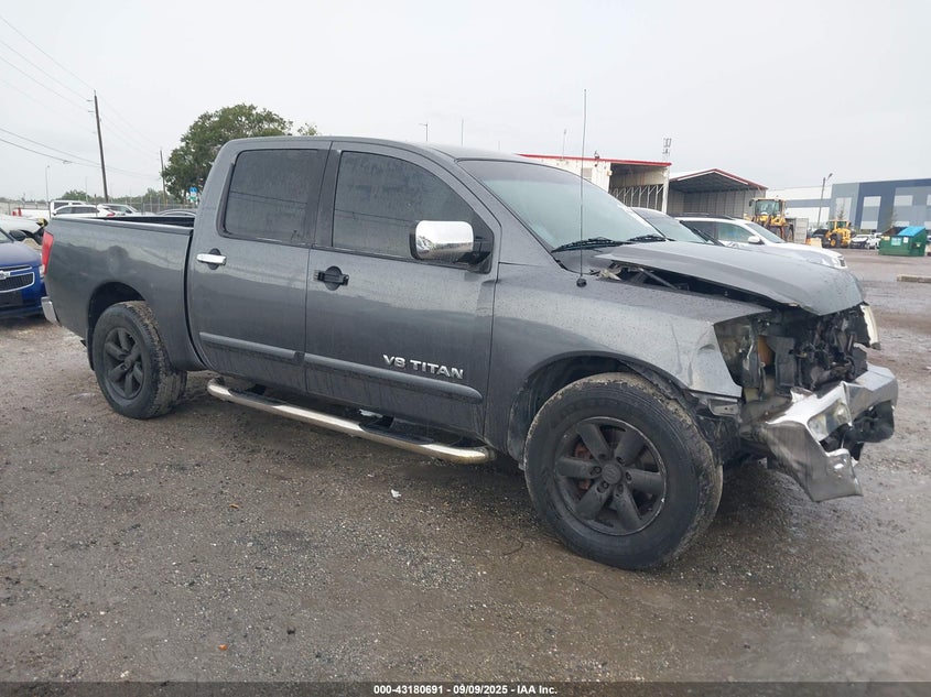NISSAN TITAN SE
