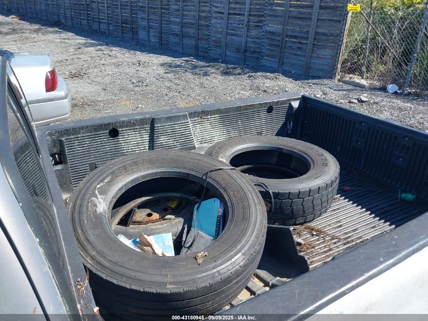 2000 Toyota Tundra Sr5 VIN: 5TBRN3417YS015920 Lot: 43180945