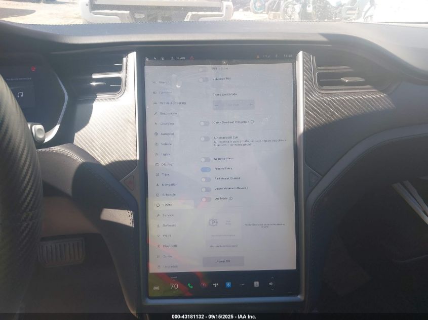 2018 Tesla Model S 100D/75D/P100D VIN: 5YJSA1E24JF261107 Lot: 43181132