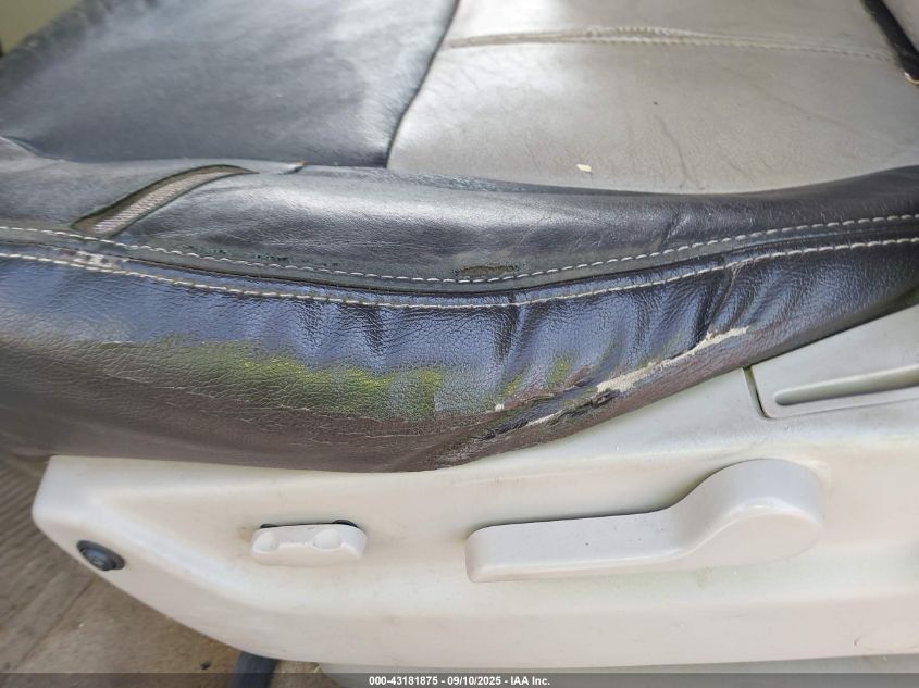 2007 Chevrolet Tahoe Lt VIN: 1GNFK13057J112116 Lot: 43181875