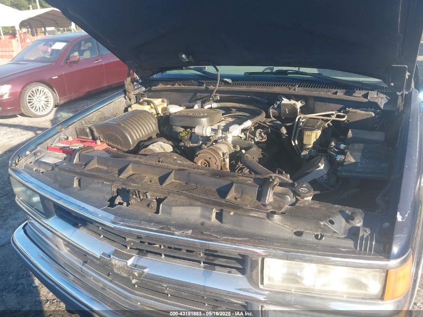 1999 Chevrolet Suburban 2500 VIN: 3GNGC26J2XG214745 Lot: 43181883