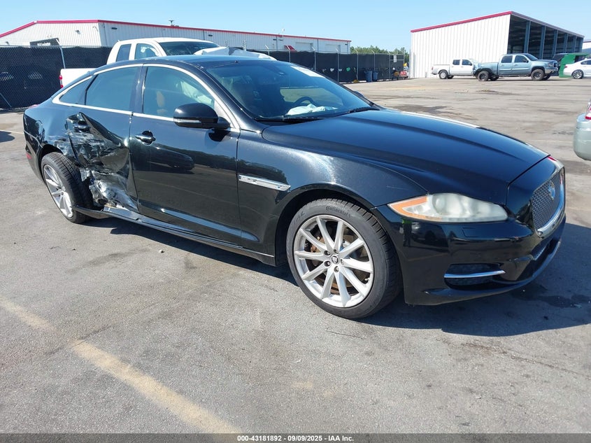 2013 JAGUAR XJ - SAJWA1C78D8V41358