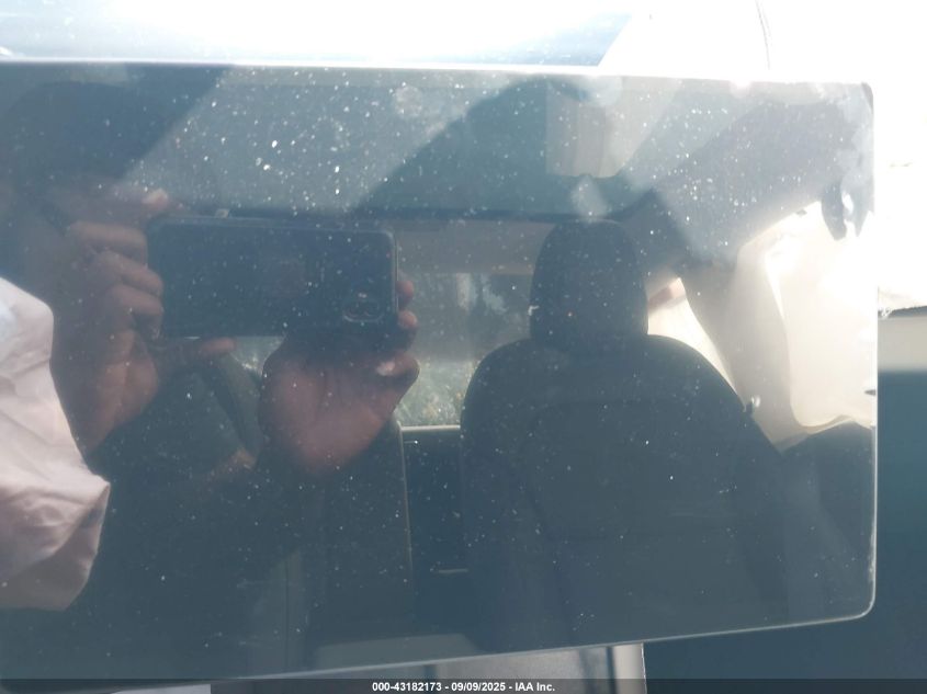 2025 Tesla Model 3 Long Range Rear-Wheel Drive VIN: 5YJ3E1EAXSF925329 Lot: 43182173