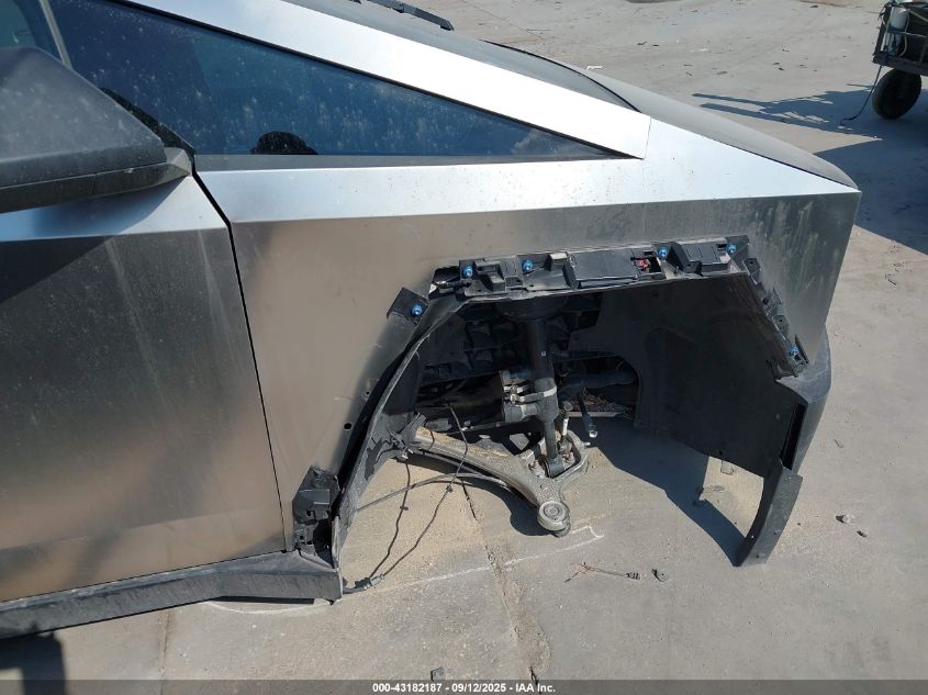 2024 Tesla Cybertruck Cyberbeast VIN: 7G2CEHEEXRA038829 Lot: 43182187