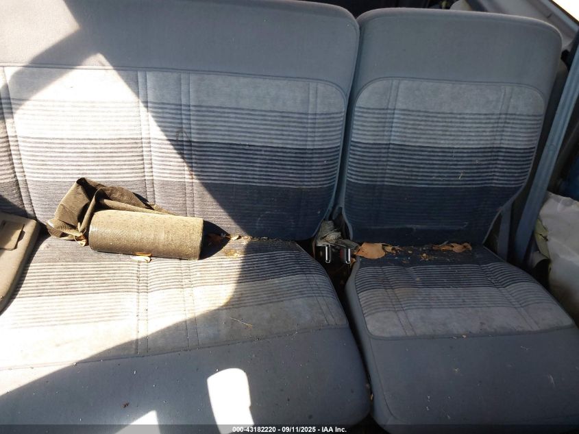 1992 Ford Explorer VIN: 1FMDU34X3NUB22474 Lot: 43182220