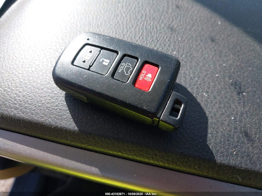 JTMDJREV2HD150610 2017 TOYOTA RAV 4 photo no. 11