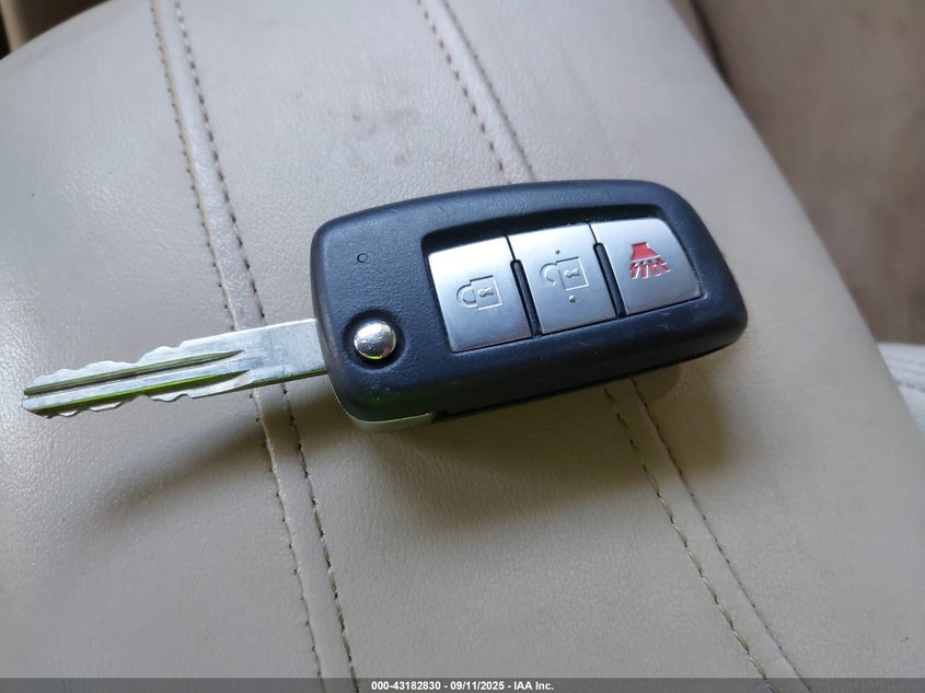 2017 NISSAN ROGUE S - KNMAT2MT1HP600038