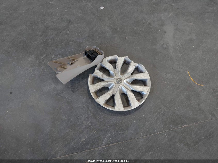 2017 NISSAN ROGUE S - KNMAT2MT1HP600038