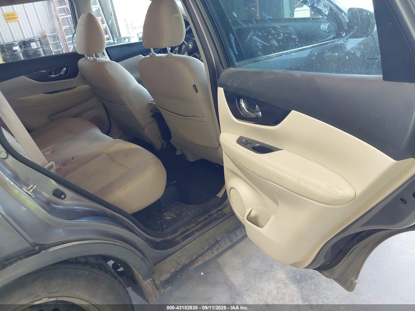 2017 NISSAN ROGUE S - KNMAT2MT1HP600038