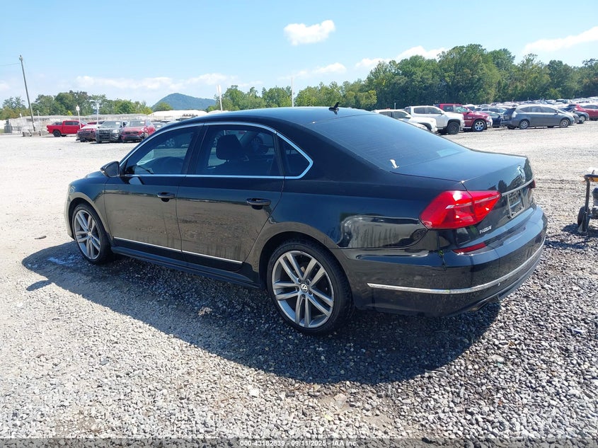 2016 VOLKSWAGEN PASSAT 1.8T R-LINE 1VWAT7A34GC051844