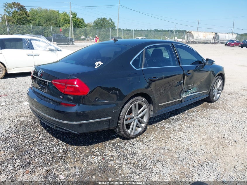 2016 VOLKSWAGEN PASSAT 1.8T R-LINE 1VWAT7A34GC051844