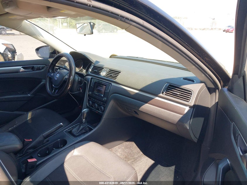 2016 VOLKSWAGEN PASSAT 1.8T R-LINE 1VWAT7A34GC051844