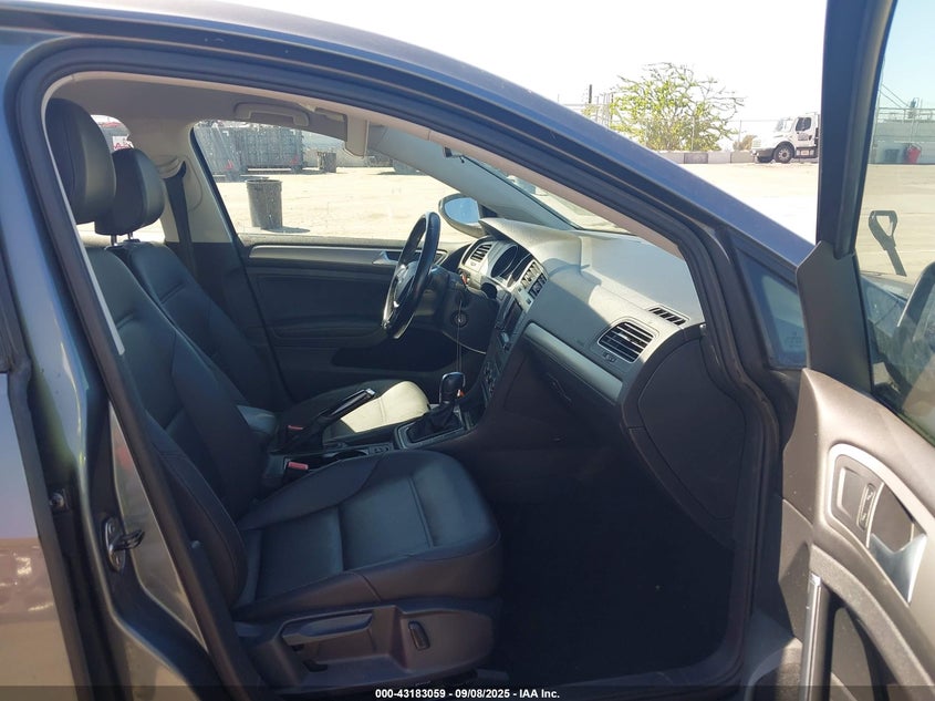 2015 VOLKSWAGEN GOLF TDI S 4-DOOR 3VW2A7AU1FM047377