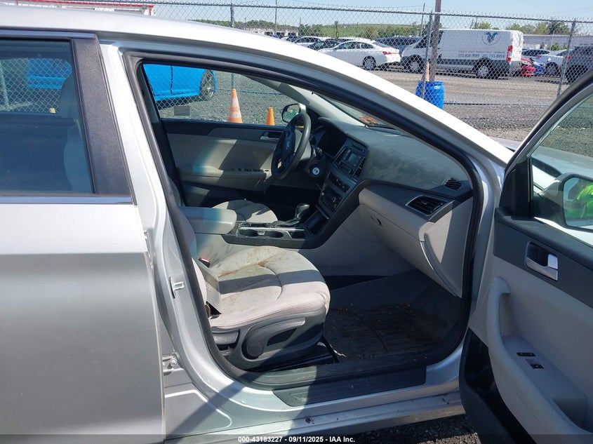 2015 HYUNDAI SONATA SE - 5NPE24AF4FH003389