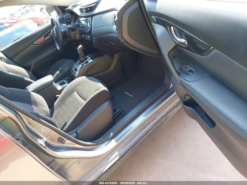 2017 NISSAN ROGUE S - KNMAT2MT9HP542213