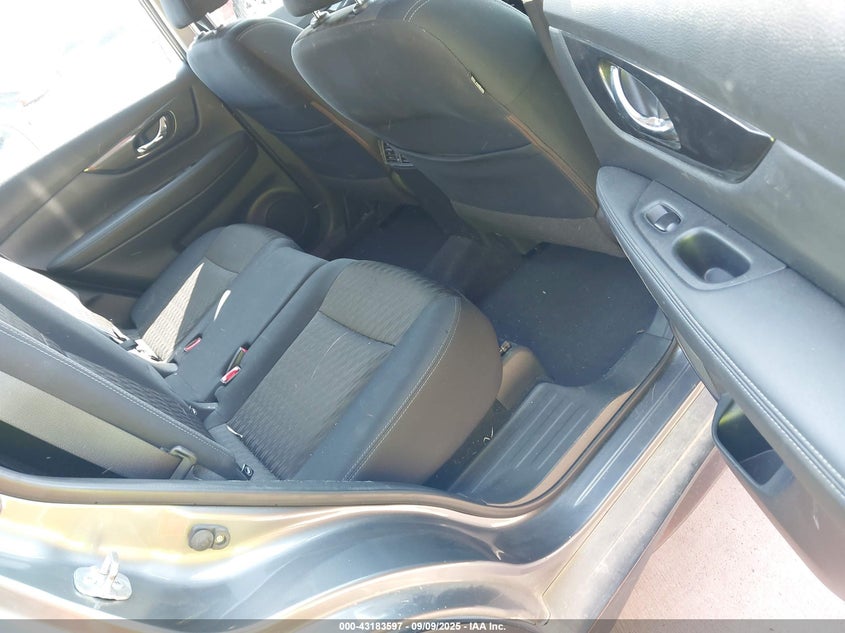 2017 NISSAN ROGUE S - KNMAT2MT9HP542213