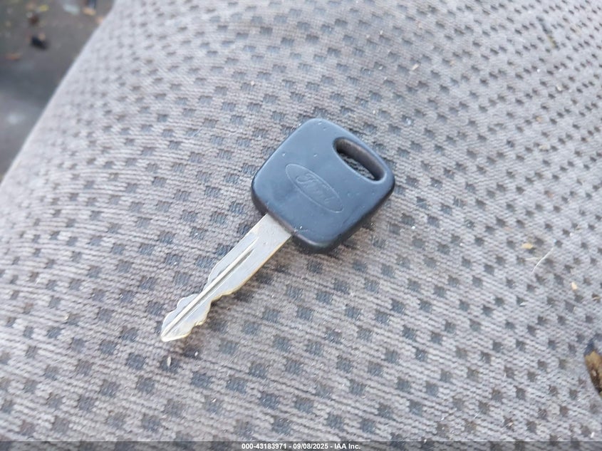 2002 Ford F-150 Lariat/Xl/Xlt VIN: 1FTRX18W72NA06238 Lot: 43183971