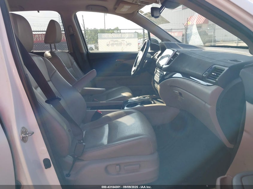 2016 HONDA PILOT TOURING - 5FNYF5H99GB038596