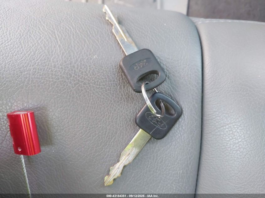 2001 Ford F-250 Lariat/Xl/Xlt VIN: 1FTNX21FX1EC20007 Lot: 43184351